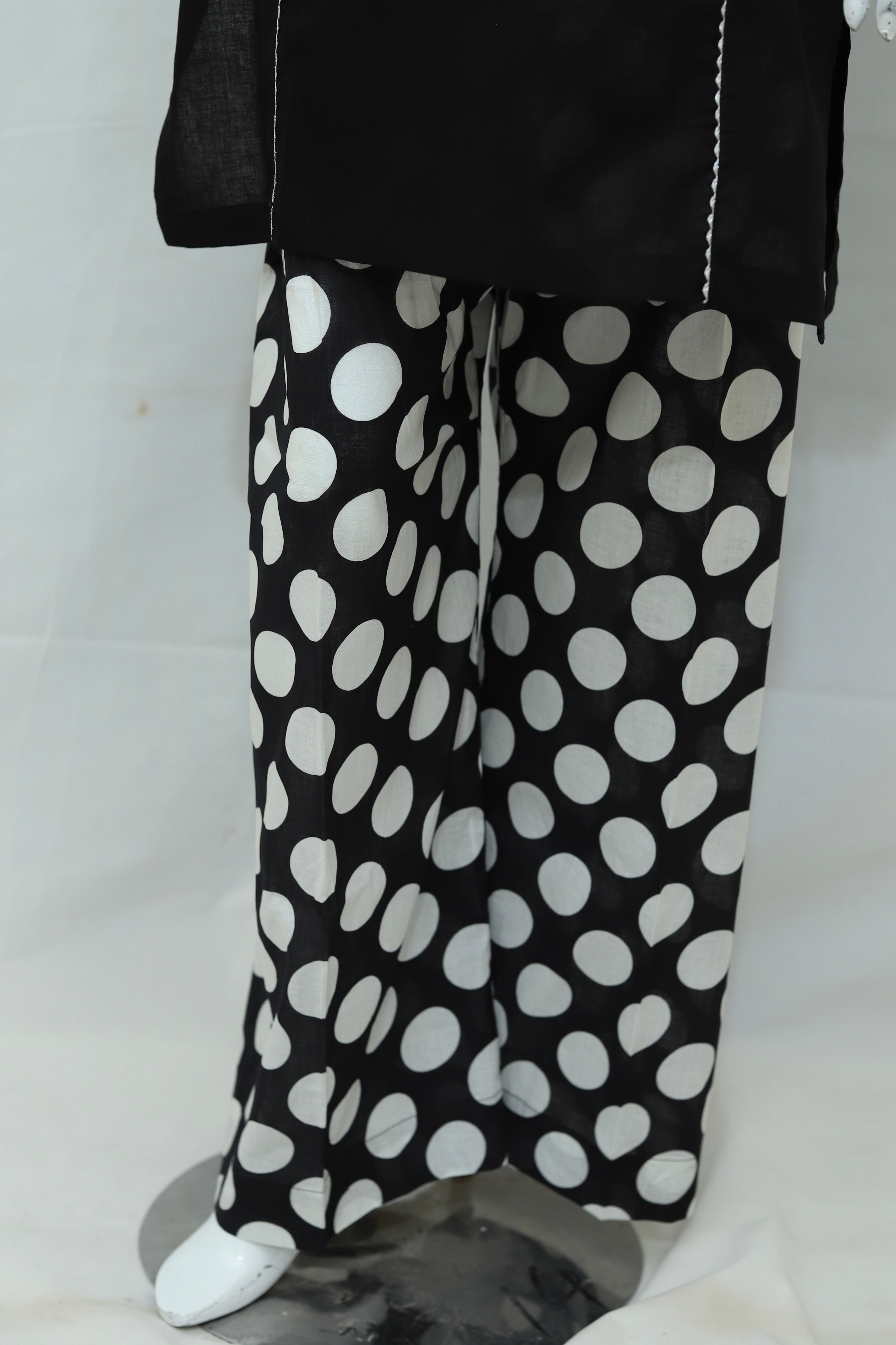 Black polka dot