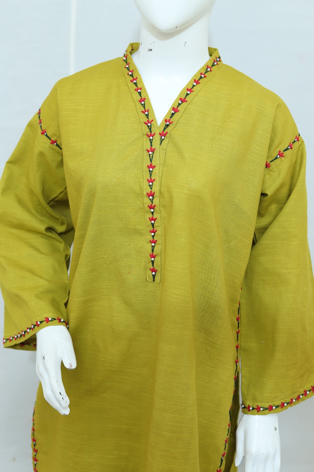 2pc Khaddar Hand Embroidery Dress