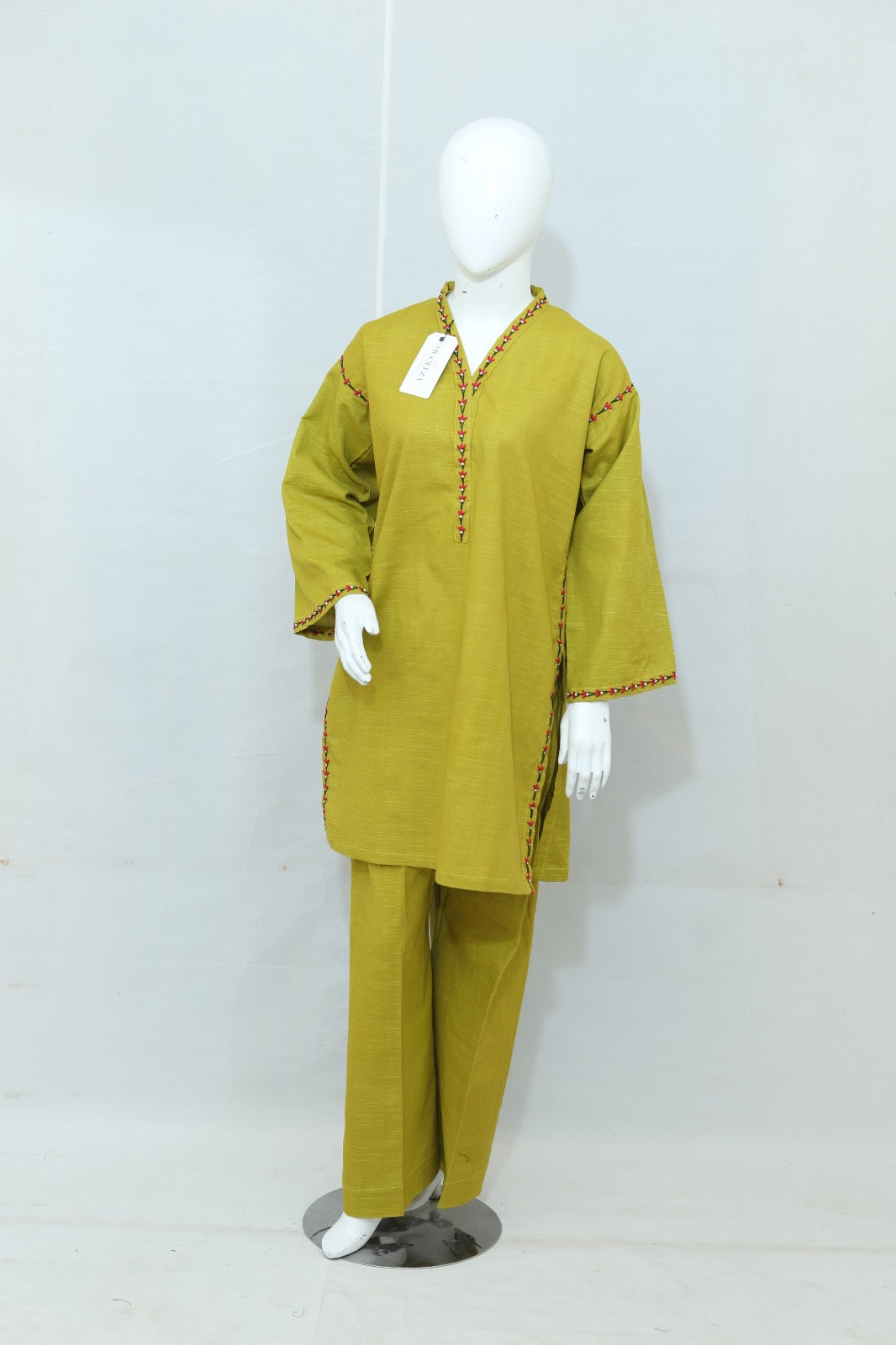 2pc Khaddar Hand Embroidery Dress