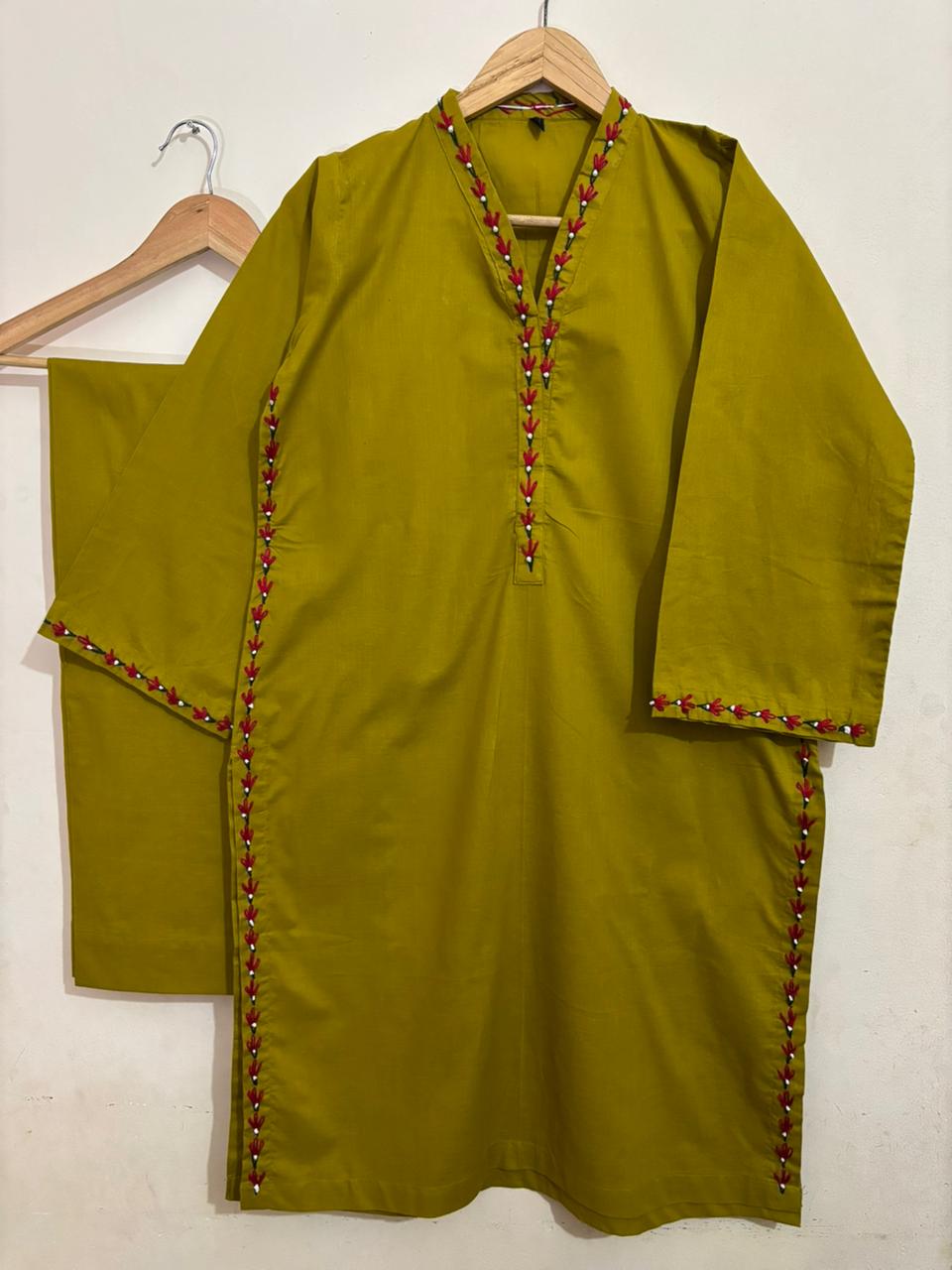 Dhaani 2pc Hand Embroidery