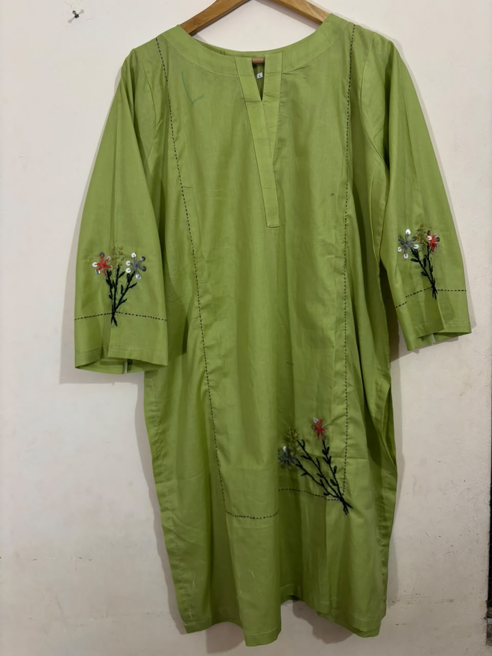 Pishta Hand Embroidered - Most Viral